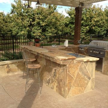 Lodi perimeter overflow pool