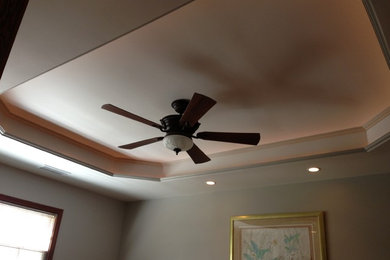 Inspiration for a contemporary home design remodel in Chicago
