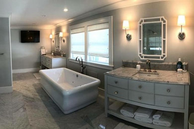 Bathroom - contemporary bathroom idea in Detroit