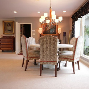 コロンバスの中サイズのトラディショナルスタイルのLDKの画像 (ベージュの壁、カーペット敷き、標準型暖炉、レンガの暖炉まわり、ベージュの床)