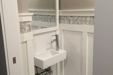 Home design - small modern home design idea in Nashville