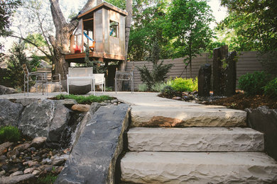 Example of a minimalist patio design in Denver