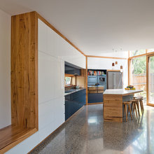 5. Kitchen - Glossy white, handleless joinery