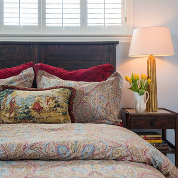 Guest Bedroom by Dona Rosene Interiors