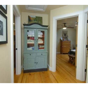Upper Level Bedroom Entry