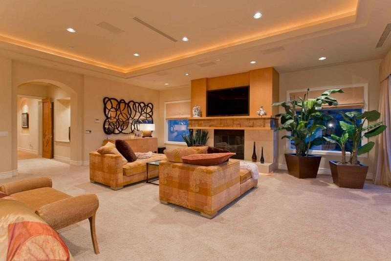 Weiss Residence