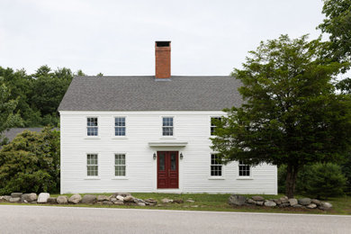 Cottage exterior home idea in Boston