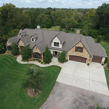 Beautiful Stone & Stucco Home on Acreage