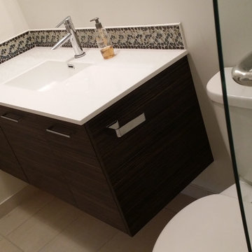 Modern Bathroom - Flat Specialty Melamine Doors with Horizontal Grain