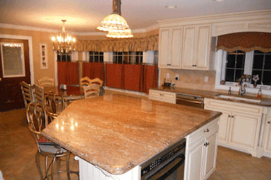 Example of a classic kitchen design in New York