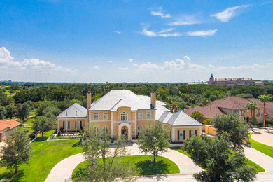 Inspiration for an exterior home remodel in Austin