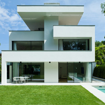 Villa H.