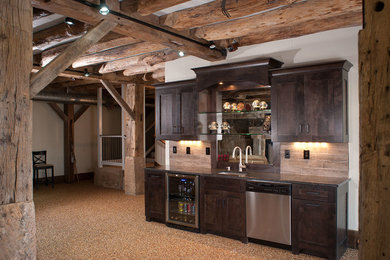 Inspiration for a craftsman kitchen remodel in Cleveland