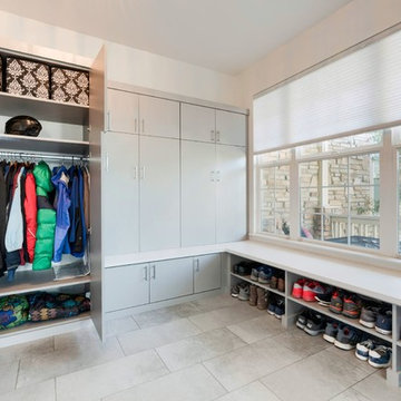 Large Mudroom for Family of 6