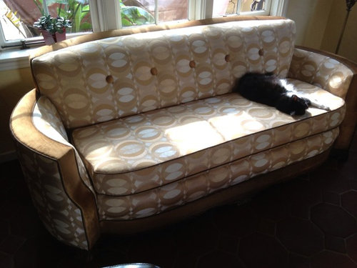 Love the restored 1920's sofa, love the 1929 living room - hate the co