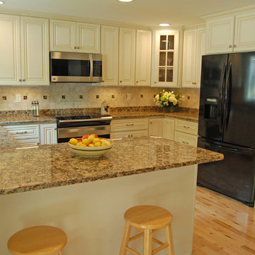 Contemporary Cape Cod Kitchen
