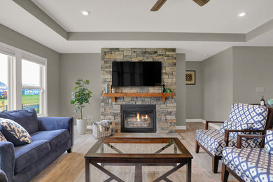Example of a living room design in Indianapolis