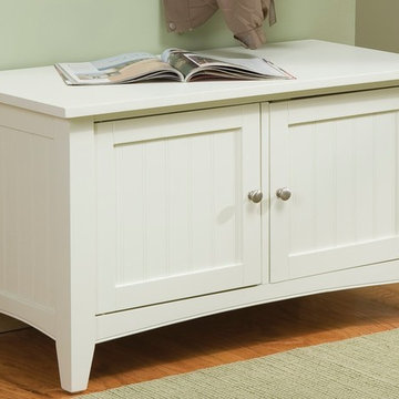 Mint Green Mudroom with Ivory White Storage Bench, Shaker Cottage Style