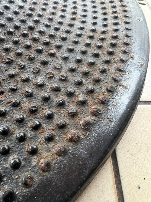 How to paint iron table base?