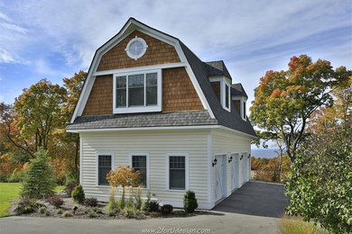 Example of an arts and crafts exterior home design
