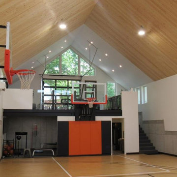 Poolhouse with Indoor Bball court