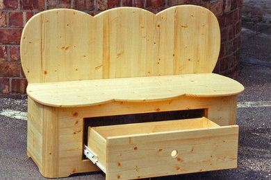PROJECT: “Sit down to put your shoes on” bench