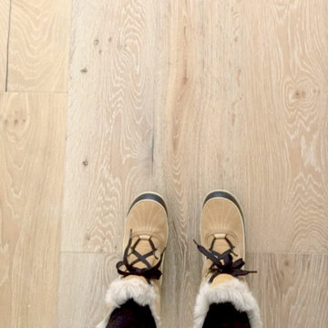 White Washed Wide Plank Oak Hardwood
