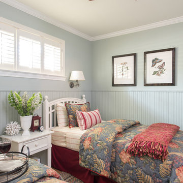 Guest Bedroom by Dona Rosene Interiors