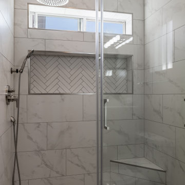 Kelli's Master Bathroom Overhaul
