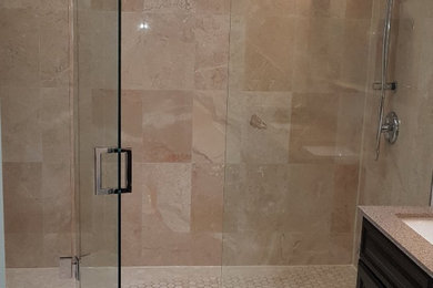 Example of a classic bathroom design in Toronto