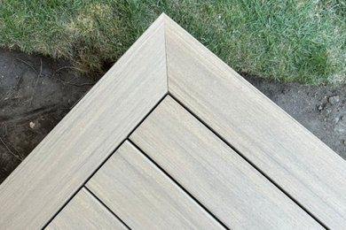 Example of a small ground level deck design in Seattle