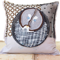 Great Grey Owl - Canadian Owls Collection - Decorative Pillows