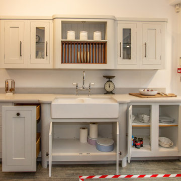 Ex Display Kitchen, Harvey Jones In Frame Shaker, Sink Run