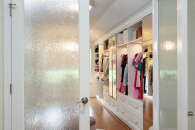 Large transitional closet photo in Philadelphia