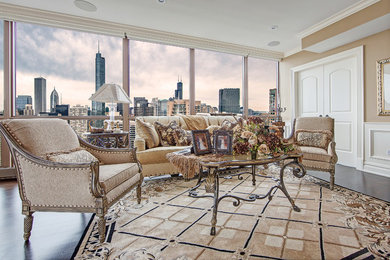Example of a classic living room design in Chicago