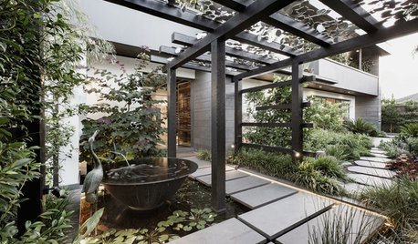 28 Impactful Exterior Entryways
