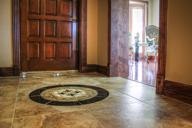 Entryway - traditional entryway idea in Austin
