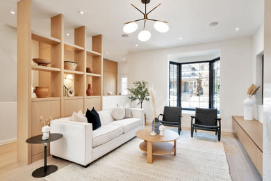 Trendy living room photo in Toronto