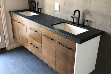 Bathroom - contemporary bathroom idea in Los Angeles