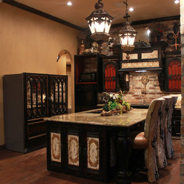 Custom House: Mrs. Jacquelyn Cain's Home