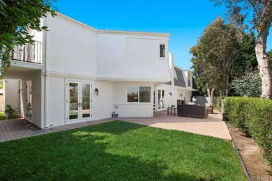 Example of an exterior home design in Orange County
