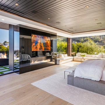 Bundy Drive Brentwood, Los Angeles modern home indoor outdoor resort style prima