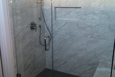 Bathroom - modern bathroom idea in Houston