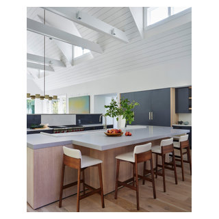 Hideout in the Hamptons - Kitchen - New York - by Amy Kartheiser Design ...