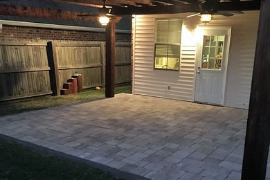 Inspiration for a contemporary patio remodel in New Orleans