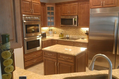 Inspiration for a timeless kitchen remodel in Orlando
