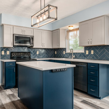 Stunning Transitional Hybrid Kitchen Remodel Done in a Two-Tone Color