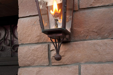 Example of a classic exterior home design in Phoenix