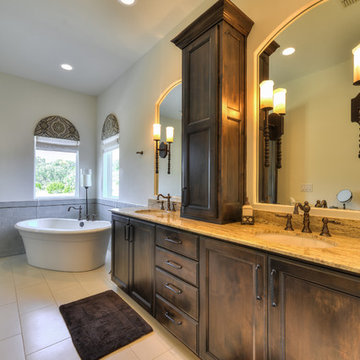 Master Tub and vanities