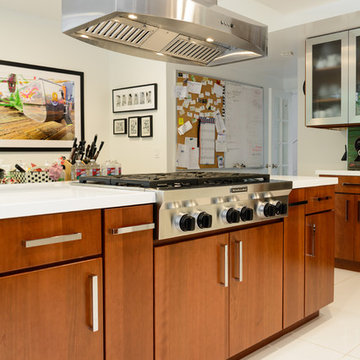 Modern Spacious Kitchen Remodel with Movable Island